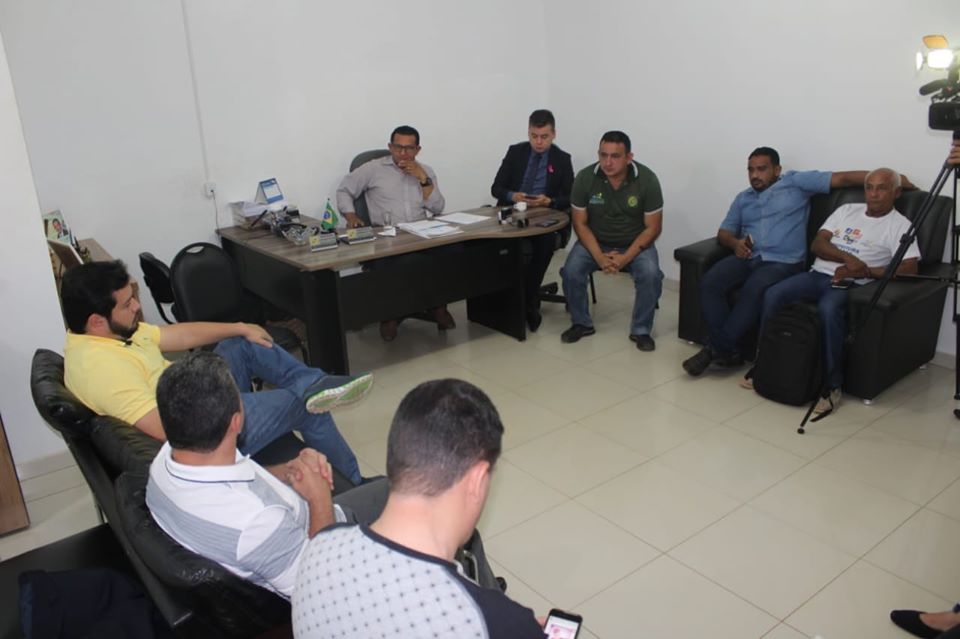 Prefeito em exercício Irmão Tadeu recebe visita da Comissão de Meio Ambiente da Assembléia Legislativa do Amapá.